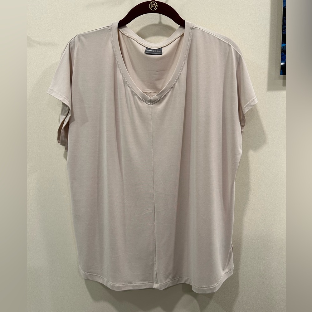 32 Degrees Cool V-Neck T-shirt women’s size M